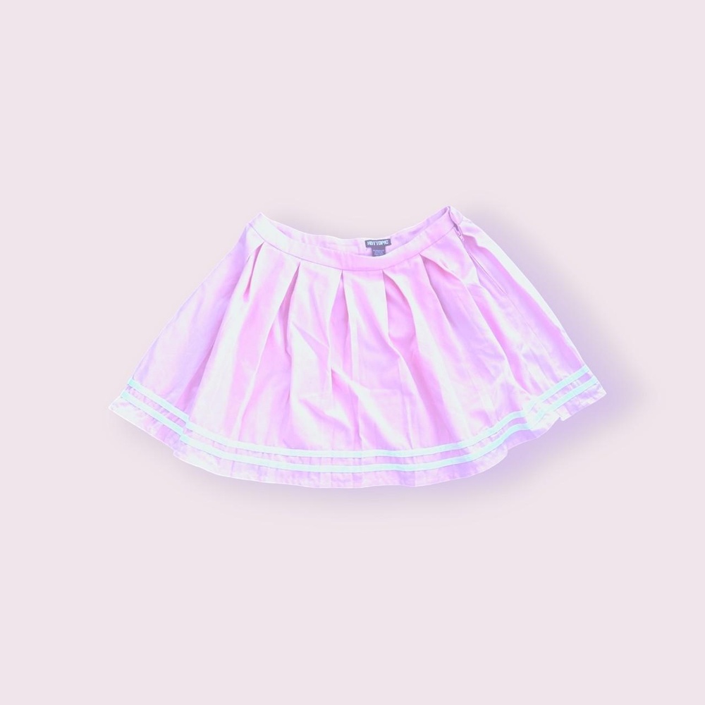 Pink pleated skirt, hot topic brand with double white stripes on hem, with side